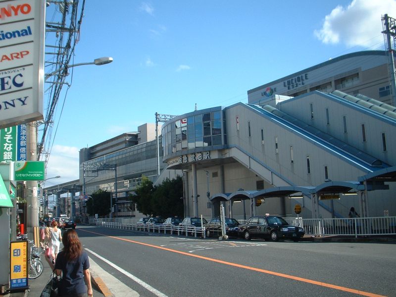 阪急蛍池駅